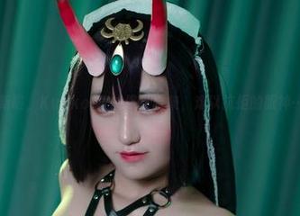 更新啦，Kuuko W的修女合集，难以抗拒的眼神……